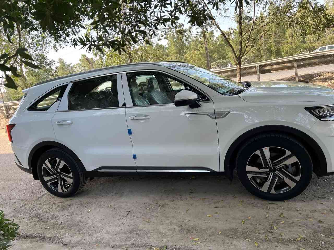 السلام عليكم سورنتو  خليجي موديل 2023 ماشيه 36الف مكفوله من الصبغ والبارد والتبديل مواصفات السياره بانوراما 3قطع تبريد كير موس سايد بريك بصمه شاشه كبيره جي بي اس تايرات الشركه السبير منازل مكينه 6سلندر كوشنين كهرباء رقم بغداد بااسمي سياره مكفوله كفاله عامه من كلشي السعر 298 وبيها مجال ***********
