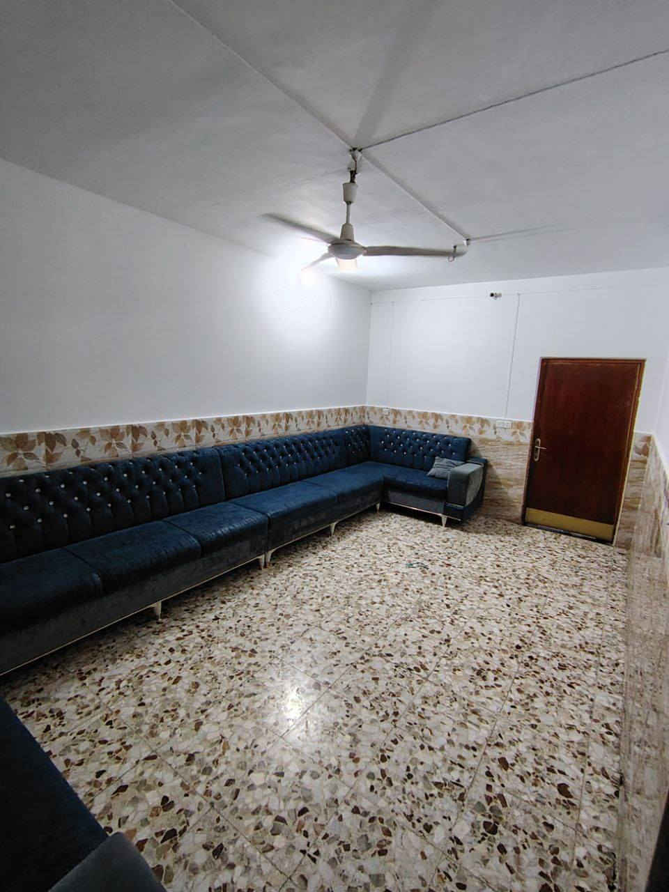 سلام عليكم
بيت للبيع حي الزهراء خلف  المعهد الفني
 قرب دور الاساتذه

مساحه البيت 200م طابو صرف بناء درجه اولى

 البيت طابقين يحتوي ع 

ستقبال طابق الاول 

صاله ثنين طابق الاول والثاني 

غرف خمسه طابق الاول ثنين الطابق الثاني ٣غرف 

مطبخ + صحيات طابق اول + صحيات طابق ثاني 

+صحيات خارجيه 

السعر خاص 

للاستفسار ***********
