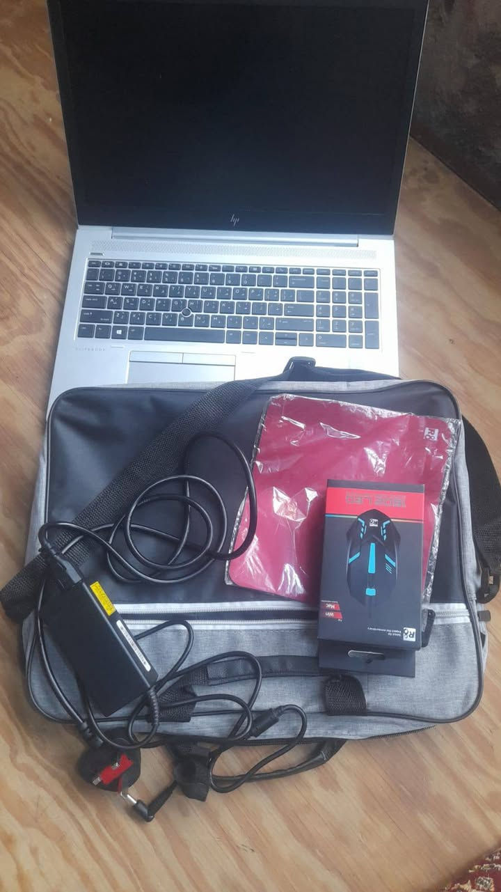 السلام عليكم لابتوب hp نضيفه جدا مع الشاحنه بدون درايف سلم cor i7 الجيل الثامن الهارد ssd256 الرام 8كرت الشاشه شير 2كيكا بايت السعر 350 للاستفسار ***********

