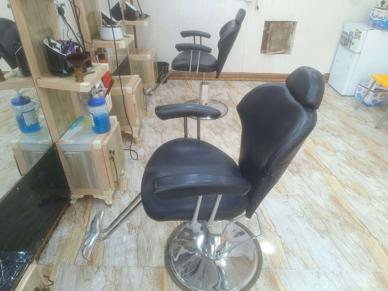 السلام عليكم ورحمه الله
كراسي حلاقه عدد 2 سعرهن 230 نضيفات كلش مابيهن عطل مكاني ديالى 
***********
