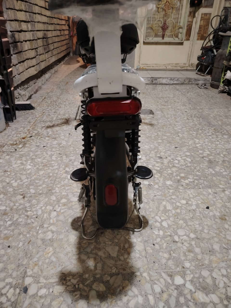 السلام عليكم دراجة شحن للبيع  مستعملة  شي قليل اربع بطاريات مستعملة شي قليل اربع سويجات بصمات اثنين  سرعة 35 حقيقي  دراجة نظيفة  خير من الله  للتواصل على الرقم /*********** / العنوان بغداد الزعفرانيه شارع البطل سعر 250  قفل قفل
