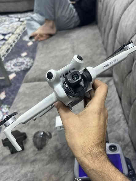 توفر من جديد 
درون mini 4 pro

درون نضافه كدامك كمبل واضح بل منشور 

مكفول من التصليح 

ملحقات 

بطاريات عدد :3 بلاص مو العادي 

ريمونت شاشه سمارت 

جنطه حامي مراوح حامي كمبل 

مكاني كوت 

***********

سعر 1.300 مليون و 300 الف
