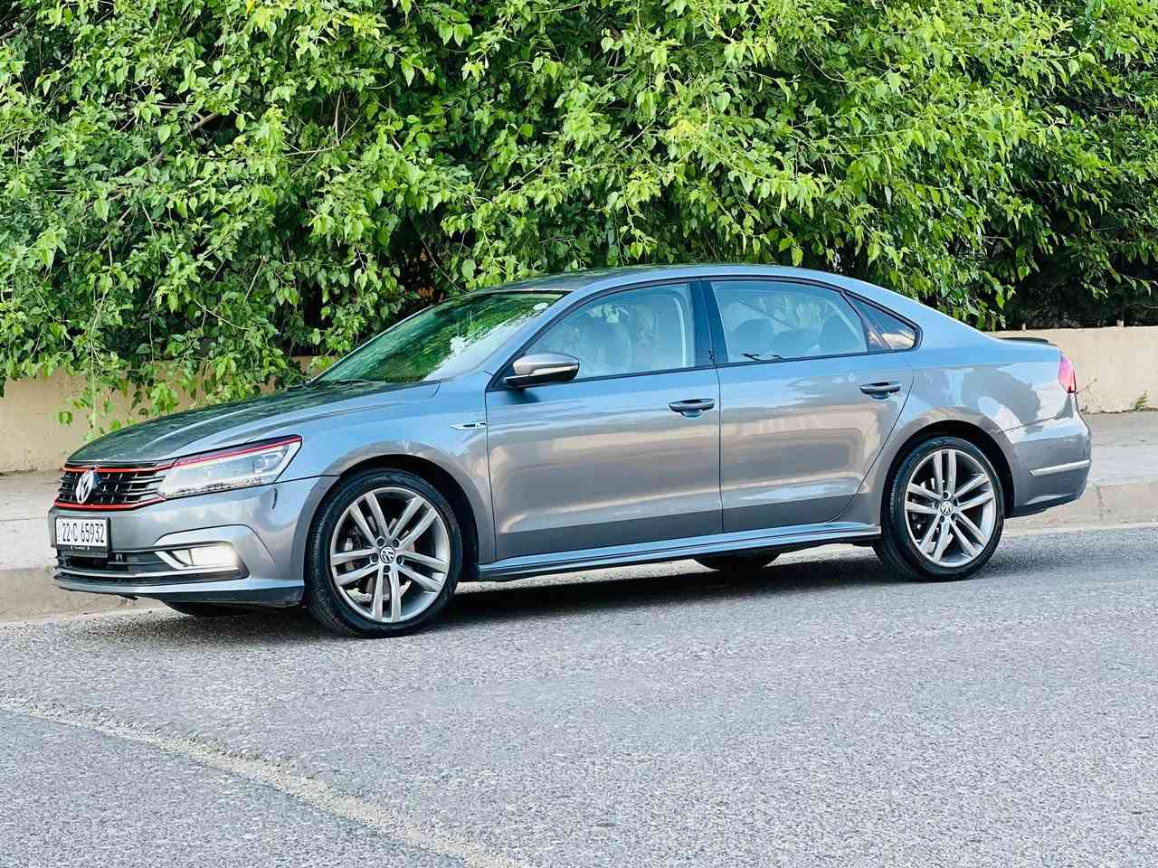 باسات ار لاين passat rline
محرك تيربو ( 2000 ) 
موديل ( 2018 ) 
السيارة بيها بوند صبغ بدون دواخل بدون ايرباك
لون نفطي

<المواصفات>

 تحكم ستيرن
رادار امامي 
توقف اضطراري
تحديد المسار 
رادار جانبي نقطة عمياء
رادار خلفي مانع اصطدام
كشنات جلد تدفئه 
جامات اوتو
داخل السيارة جلد اسود 
السيارة باسمي رقمها اربيل
السعر ارسال رسالة عالخاص
المكان السيارة اربيل
رقم الهاتف ***********
Watsap ✅ أربيل, العراق
