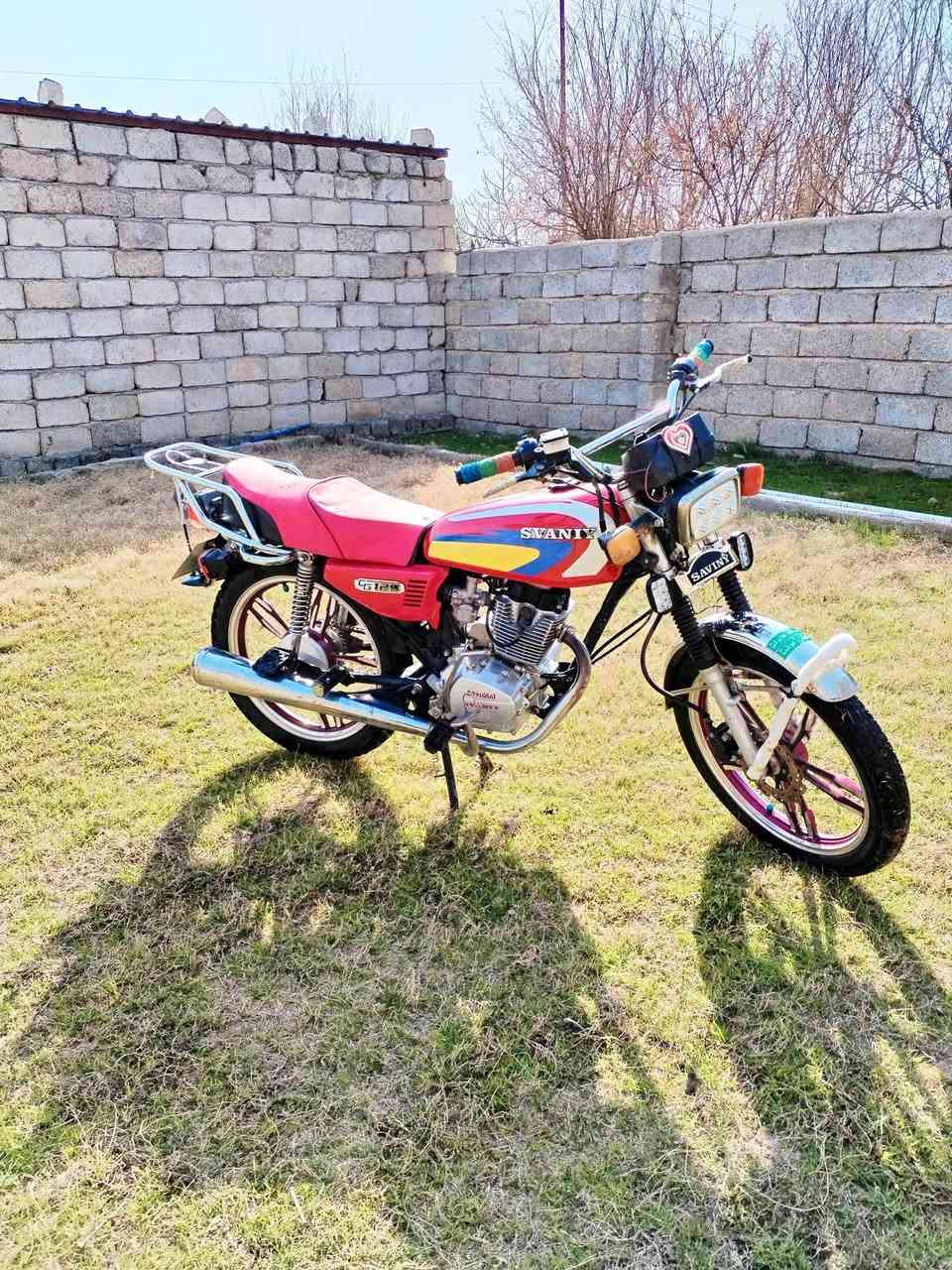 السلام عليكم مراوس
ماطور سيفان 
موديل 2021
ماطور شرط نشاط شرط رقم واحد ماطور كلو شرط 
محرك شرط ما مفتوه 
شرط صبانه ما طاخه كلو مكفول من الويل ايله الويل الرقم  ***********
