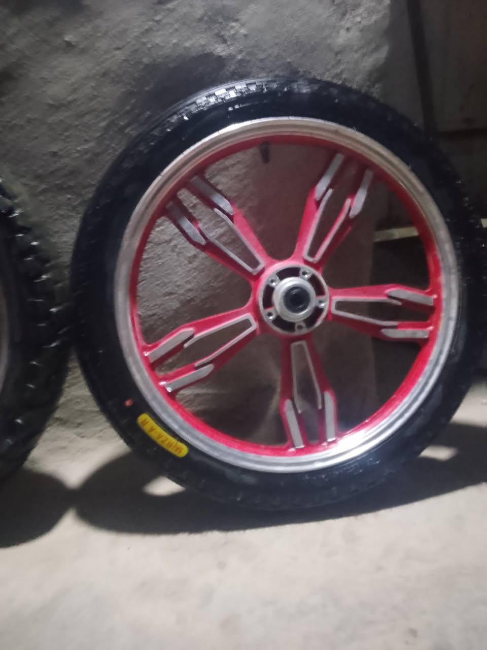 للبيع وي ل ايراني  مديل 2021سعر 75قفل مكان ديالئ ***********
