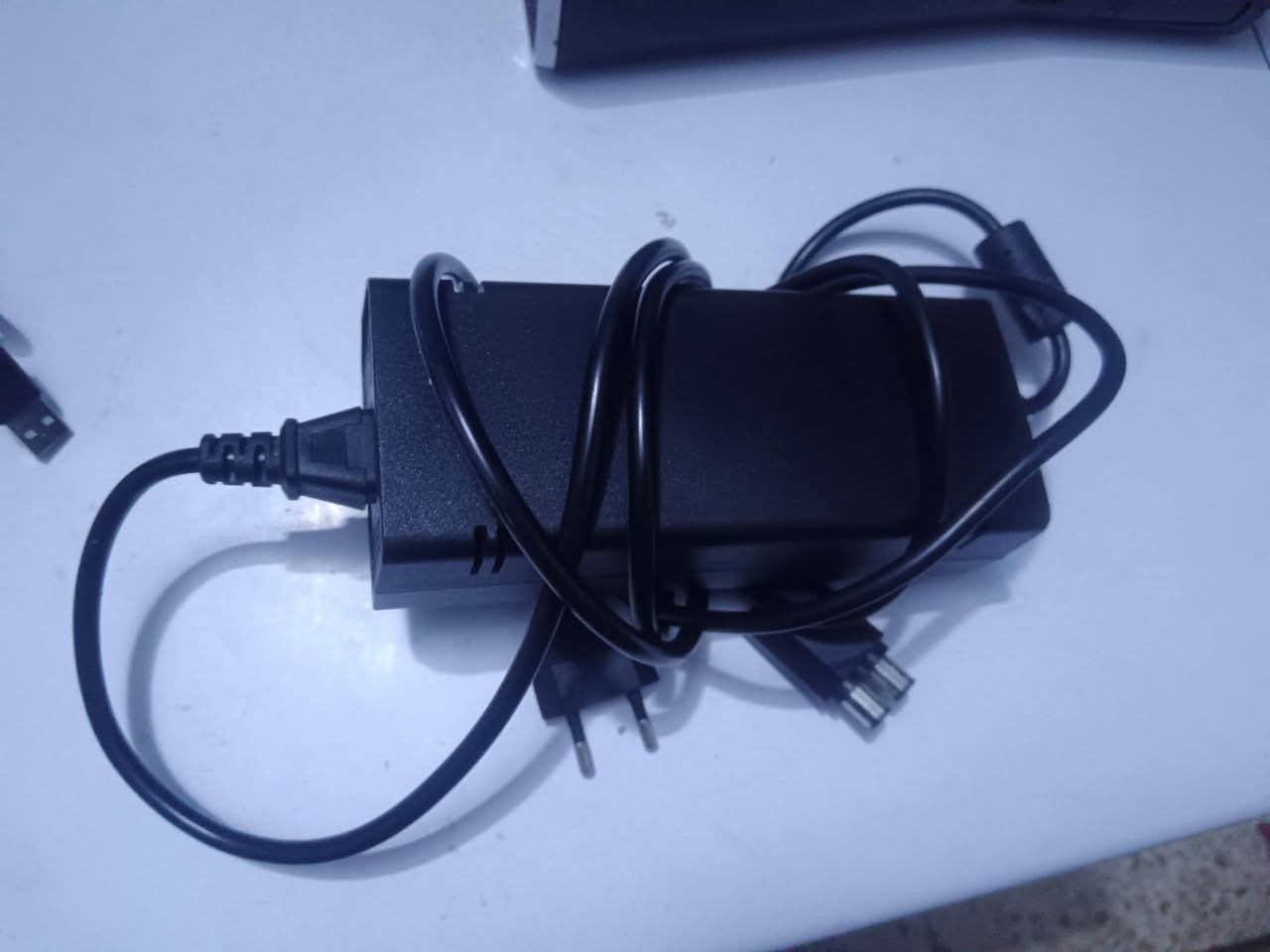 للبيع اكس بوكس 360 جهاز نضيف يتكون من 90 لعبه يده وحده العنوان بغداد السيديه للتواصل واتساب ***********
