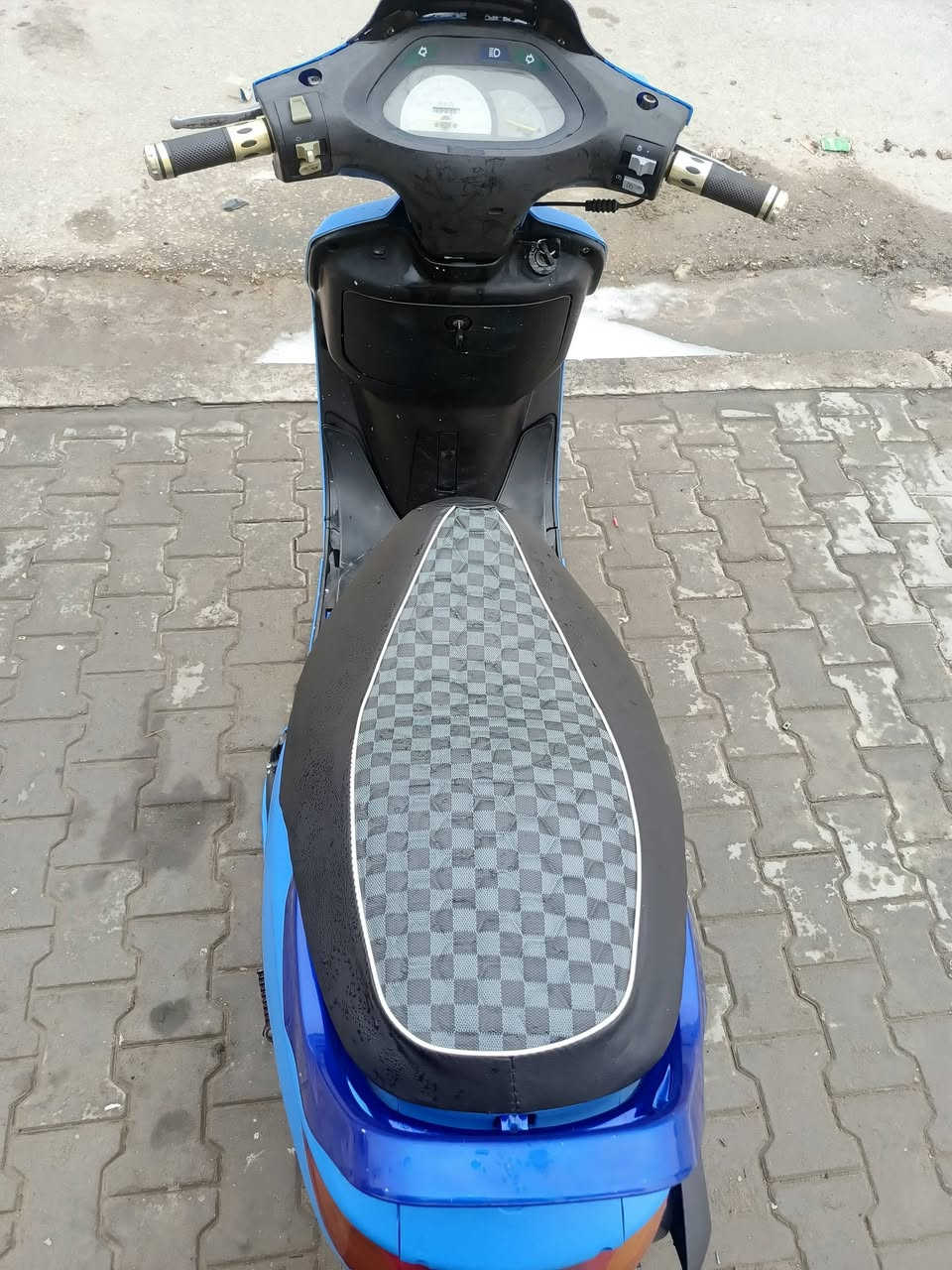 فراشه فحل للبيع محرك حاويه برغي مامفتوح بيه ناعمه شلعه معدل دراجه جاهزه كهربائيات كلها شغال من سلف اشاير لايت بك لايت عدادات قفل جنطه دبلات دراجه واحد ع واحد مكاني نجف حي الغري ***********السعر خاص ويدلل الشراي
