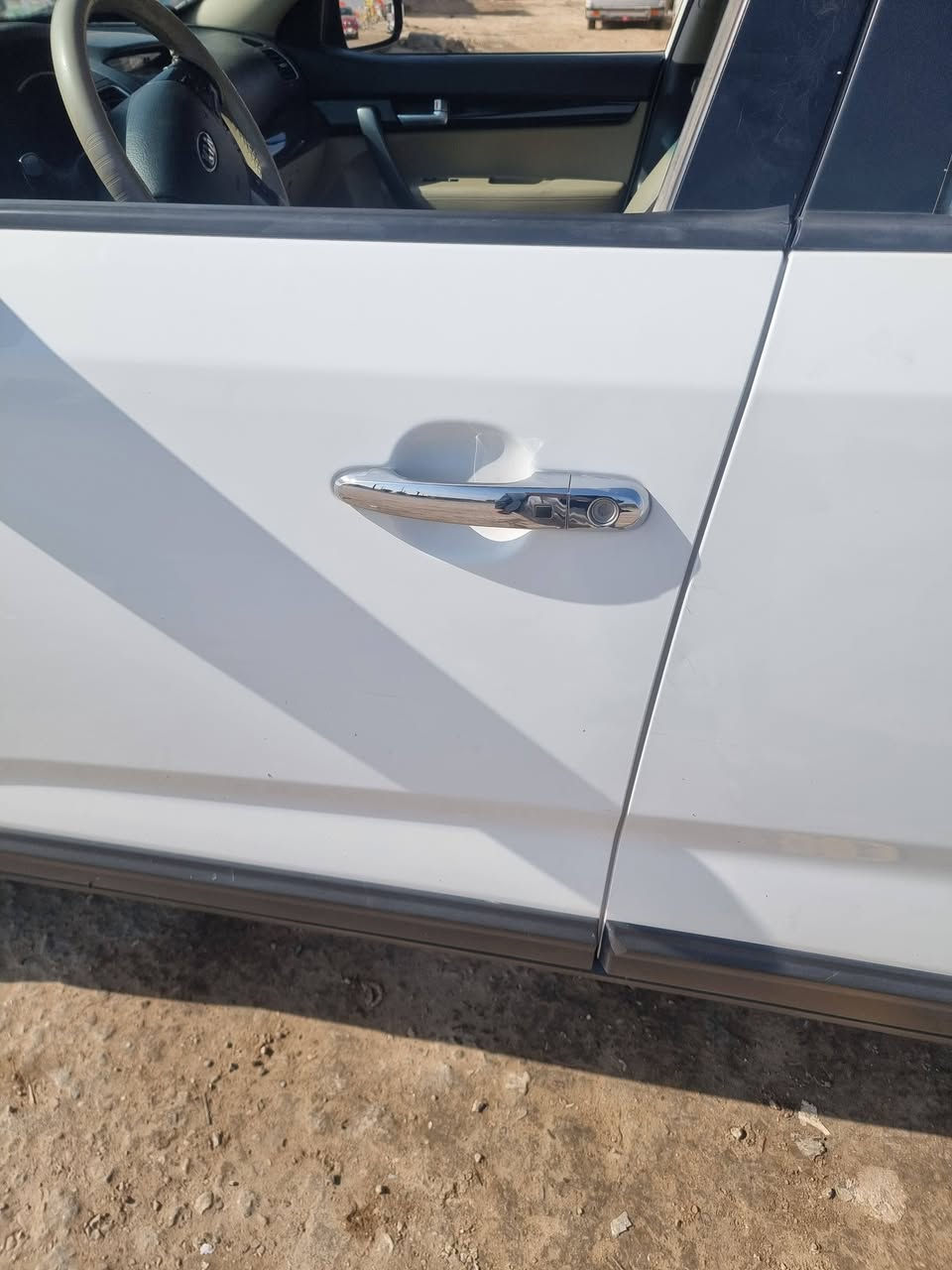 السلام عليكم سورنتو ٢٠١٥ مكفولة ماشية ١٢٢ الف رقم بغداد فول عدى الفتحة والجلد الاتصال  ***********
مكاني الديوانية
