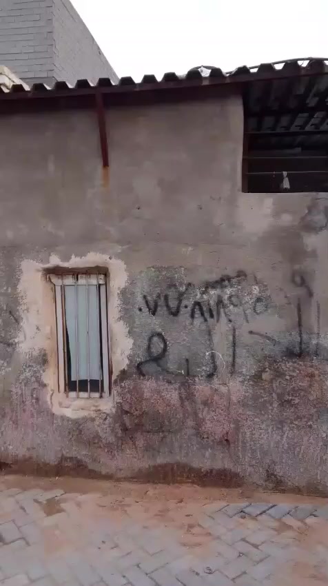 بيت للبيع مساحه 50 م طابو زراعي كافة الخدمات مجاري كهربا ماء كلشي متوفر مستعجل على بيعه عنوان سبع قصور شارع ابو علي قرب المدرسه الاهليه سعر 17 وبي مجال قليل للشراي *********** التواصل على الرقم فقط
