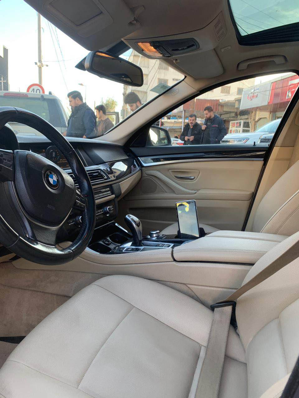 كوردي عربي 

بی ئێم 2016 سفڕی عروش
دوو سویج بیلادی ، خلیجی  
مەکینە V6 نۆزن کورت ، نەکرایتەوە
چوار پارچە سبوغ 
بۆنیت چاملغ ۲ دەرگا 
بێ ناو ، بێ ئێڕزاگ 
ڕەقەم و سەنەوی نوێیە 
ڕۆیشتن 192 هەزار کم 
مواسفات فوول سلایت 

نرخ  165 $

واتساب+ژمارەی ئاسیا (***********(
ژمارەی کۆرەک (***********( كركوك, العراق
