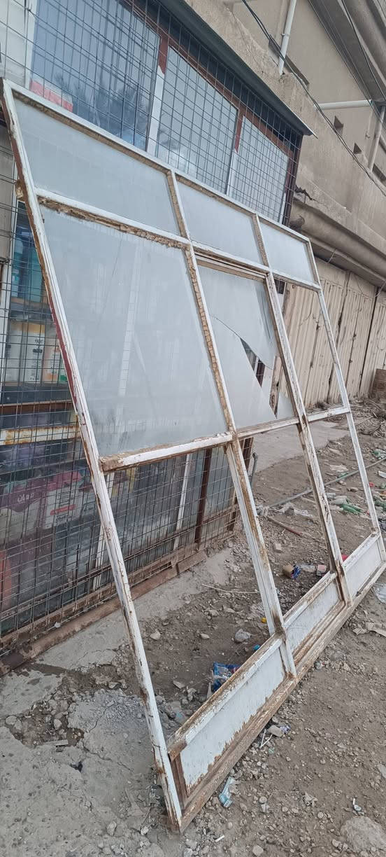 بيع جام خانه تحتوي على باب سلايت الاتصال على رقم ***********
