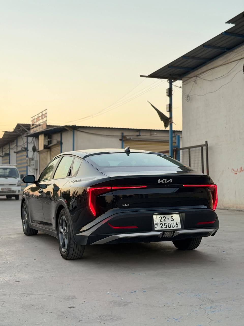 للبيع فقط كلين كفاله عامه فقط دعاميه
 كيا كي فور K4  LX  2025 
محرك : 2000 دوش مرغوب
وارد : اميركا 
ماشيه : 21 الف مشي امريكا 
مواصفاته
_بصمة 
_تشغيل عن بعد 
_ بصمة ابواب 
_ بصمة جنطه 
_شاشه متصل حجم كبير 
_فول قيادة ذاتيه مع تحديد مسار 
_فول تحكم ستيرن 
_منافذ شحن خلفية 
_سايد بريك كهربائي 
_مانع انزلاق 
_نقط عمياء
 _ تحكم وضعيات قياده
_رادار امامي وخلفي وجانبي 
_فول حساسات توقف ذاتي 
_لد امامي مع عدسات زنون
_لد خلفي 
_كامره خلفية دقه hd 

مرقم اربيل كامل ( تحويل مباشر )

حادث سياره 
فقط دعاميه بدون لاايرباك ولا دواخل ونفسه مصلحه وصور حادث مرفقه 
باقي سياره كفاله عامه ع اخير 

عنوان : بغداد قرب علوه الرشيد القوس 
السعر : 174$$
استفسار :***********
             :***********
