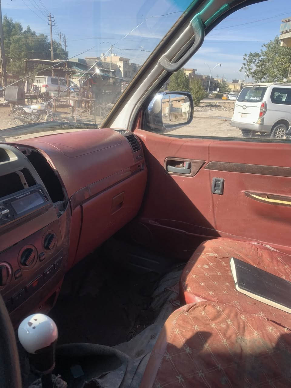 فتون 2012 رقم كربلاء عليها غرمات مليون و٥٠٠ مصفره هيئه ومدفوع الها ل شهر الخامس السياره جاهزه كير جديد كاردن جديد مكينه بيها رنكات ناعمه مكينتها وحلوه كهربائيات كلها شغاله  مكانها بغداد عندي بيها وكاله وراعيها موجود شوكت متريد يحولك مكانها بغداد الدوره ب ٣٣ وبيها مجال قليل ***********
