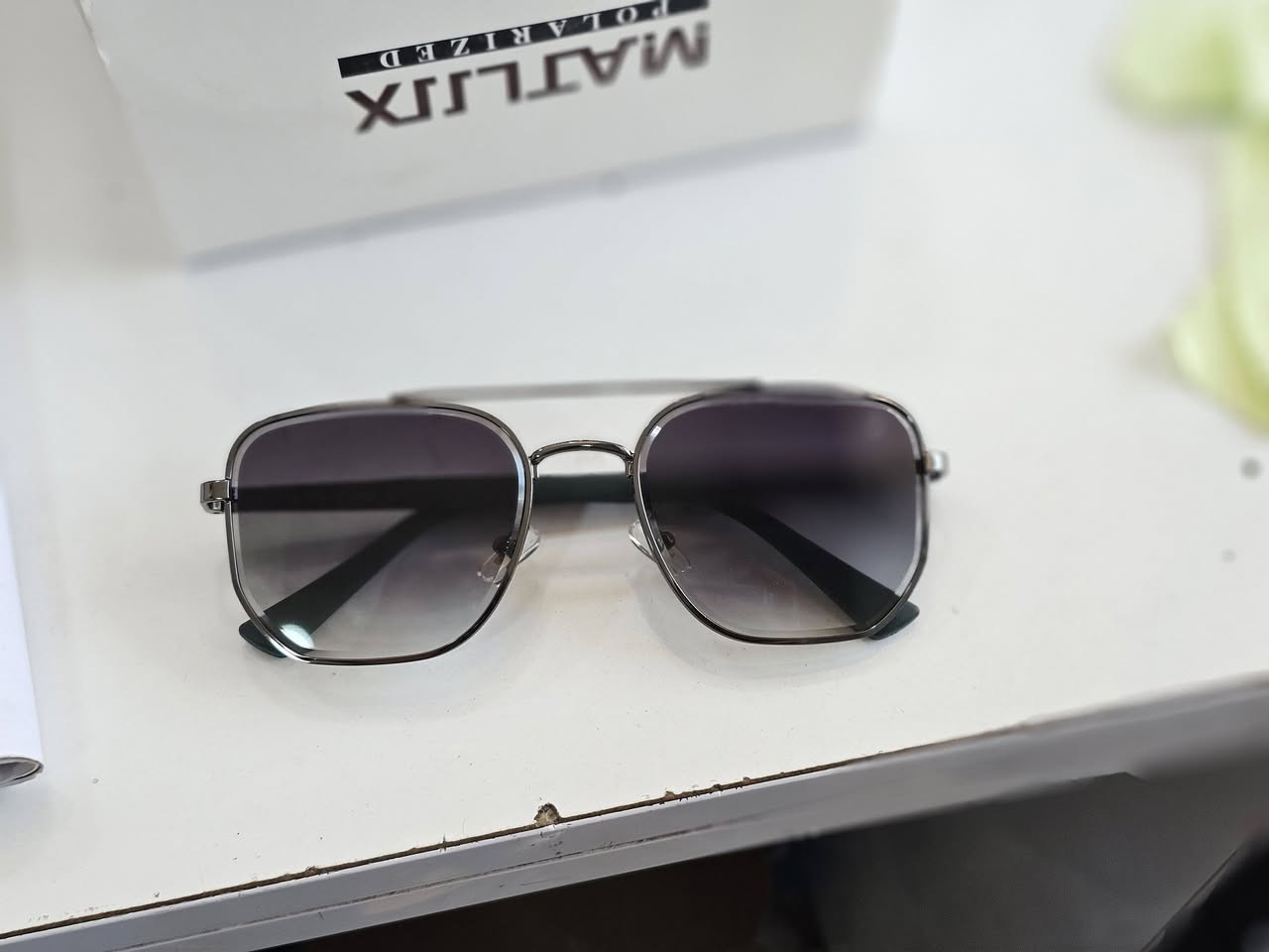 سلام عليكم 
وصلت وجبه جديدة من النظارات الشمسية 
كوالتي عالي العدسة بلورايز حمايه ١٠٠ ب%
عوينات قرة العيون للبصريات 
جبله شارع الأطباء مقابل اسواق ستي سنتر 
***********
