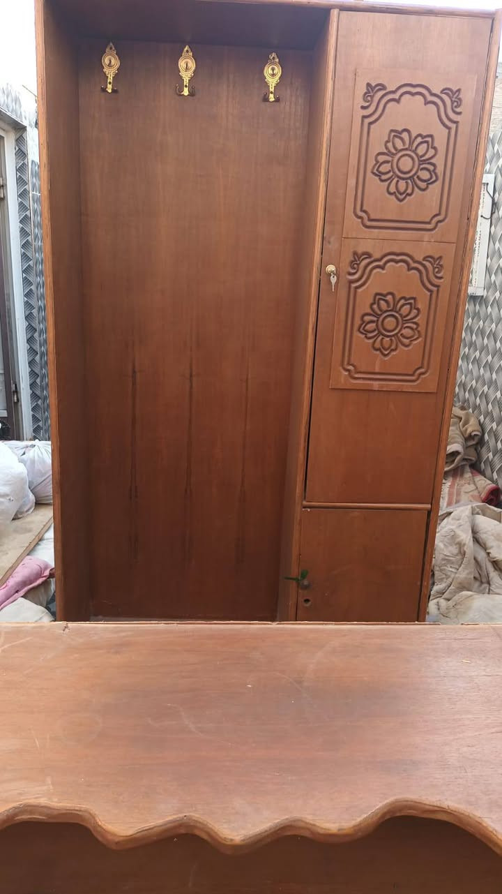 غرفه نوم الكنتور كلش نظيف وصاج التوابع يحتاجن ترتيب سعر400وبيها مجال مكان الشطره


**إذا كنت صاحب هذا الإعلان وتريد حذفه لأي سبب، رجاءا أرسل رسالة إلى الدعم الفني**