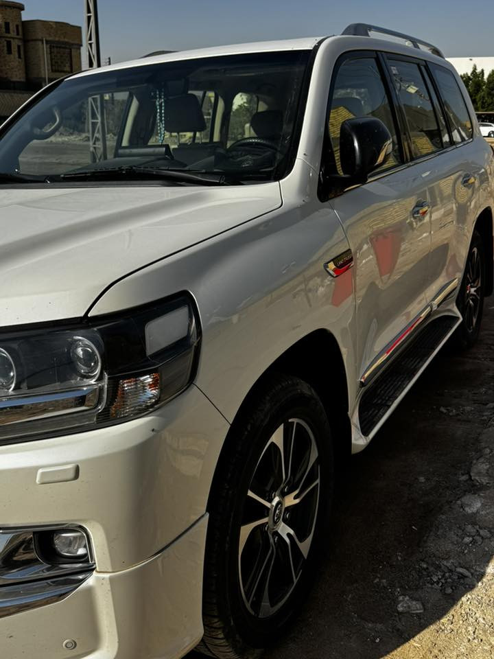 للبيع لاندكروز كراند تورنك 2020 رقم بصرة 8 سلندر 4600 مكفولة كفالة عامة ماشية 130 الف السعر 560 وبيها مجال. رقم الهاتف ***********
