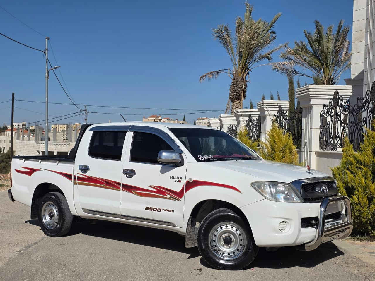 بكم هايلوكس 2011 سعودي وارد عبد الطيف جميل
فحص كامل  4جــــــيــــــــــــــــــــــــــــــــــــــد
ماتوررر 25 فحص
مكيف حامي بأرد شغال ثلج
طقم كوشوك  جديد
زجاج كهرباء سنتر لوك
دواخل الشركه كامل ولا خدش
ت 
ماشاءالله تبارك الله
‏0781221591


**إذا كنت صاحب هذا الإعلان وتريد حذفه لأي سبب، رجاءا أرسل رسالة إلى الدعم الفني**