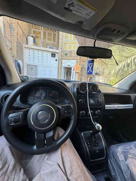 السلام عليكم جيب كومبارس موديل 2016رقم ميسان الإنكليزي سنويه مجدده مكينه 2400 كير جاهزه السياره تخم تاير حداديه مكان السياره ميسان السعر 108قابل للتفاوض الاستفسار الاتصال على الرقم *********** مكلف بل نشر
