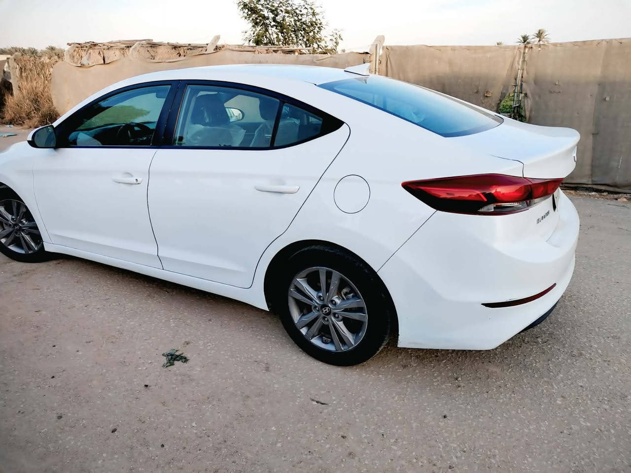 السلام عليكم النترا 2018 وارد امريكي سونارها مرفق مع الصور مراوس في كية حمل ماكو مشكله سياره خير من الله كير مكينه حداديه خير من الله العنوان كربلاء سيطرة  الابرهيميه منطقة زبيلية السعر 111 وبيها مجال رقم الهاتف ***********
