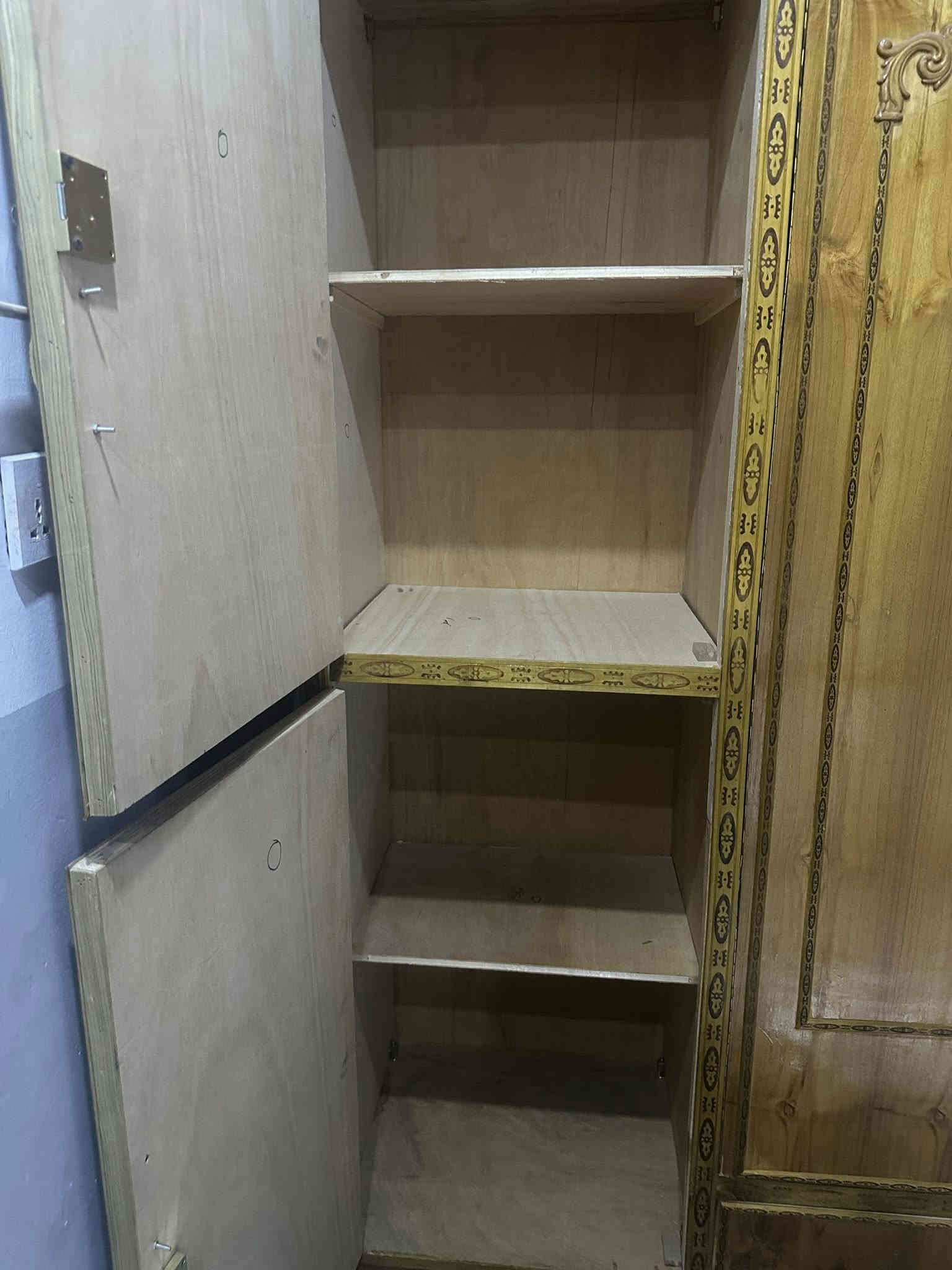 صاج  جديد استخدام قليل ب 300 بل شعب ***********
