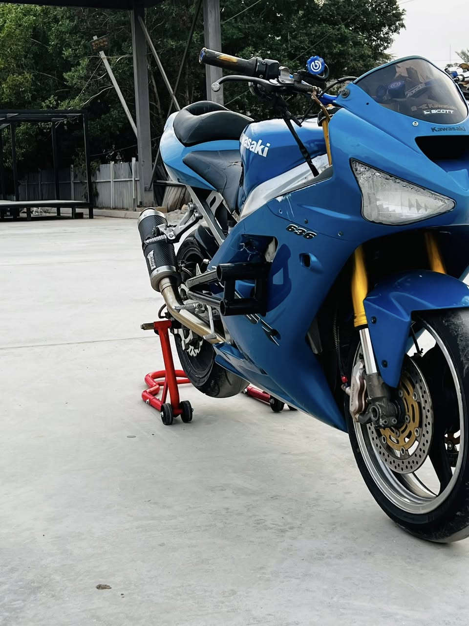 السلام عليكم دراجة كاوسكي 636 مكينه جديدة الدراجة نكرة بكل وقت اي نقص مابيها الدراجة كامله ***********
