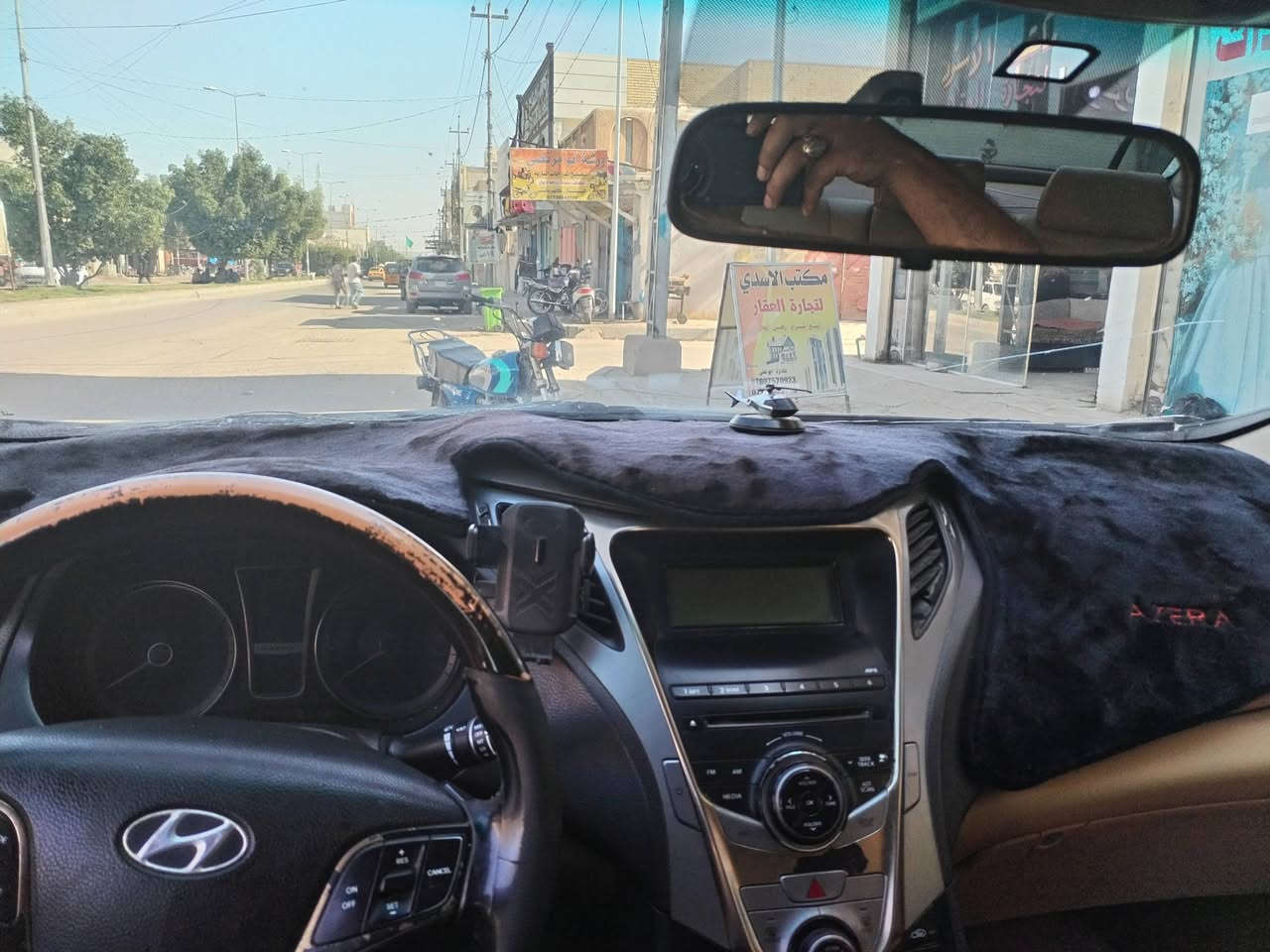 السلام عليكم ازيرا ٢٠١٣ مكينه ٦ سلندر بالكارتون خليجي مكفوله من كلشي بدون ضرر رقمها دهوك سنويه ساقطه ماكو غرامات سياره نقصها بس تبريد يبرد ويفصل ابيعلك نقص تبريد فقط  تحويل ثاني يوم سعر ١١٠ ورقه إذا عندك مراوس واريد فرق اي سياره بس مو صيني اهم شي نضيفه مكاني بغداد محموديه ***********
