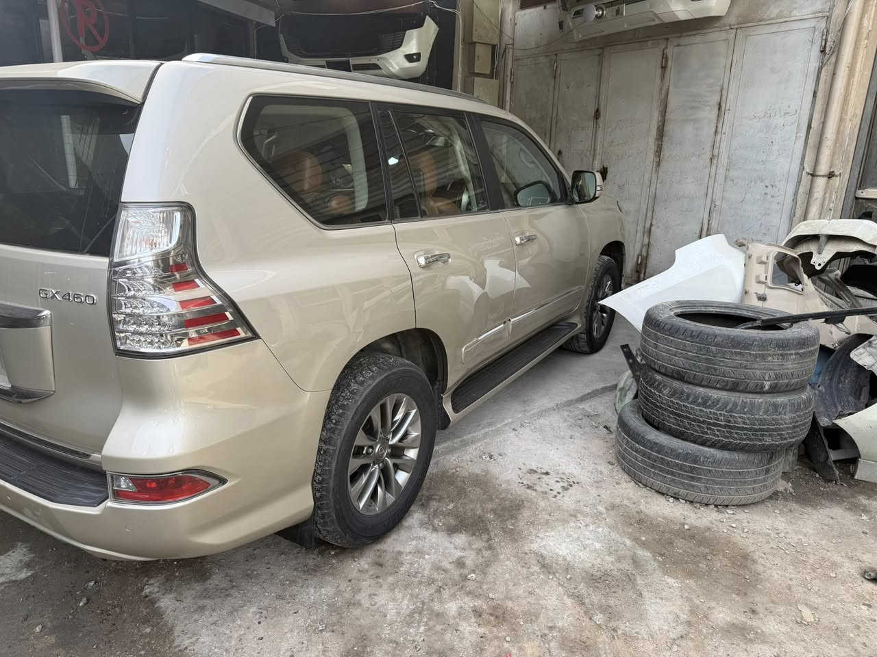 سلام عليكم  لكزز خليجي موديل 2014 بغداد السياره جاهزه من كلشي السياره نظيفه مال جناي بيها جراد ب القماره وبيها صبغ 4 قطع بدون معجون اثر جراد حسب ما موضح ب السونار رقم بغداد بأسمي تحويل ثاني يوم مكاني بغداد أي استفسار الاتصال ب الرقم ***********.  السعر 26500 ماكو هيج سعر لان محتاج السياره خير من الله واتصل وبيك خير وادلل
