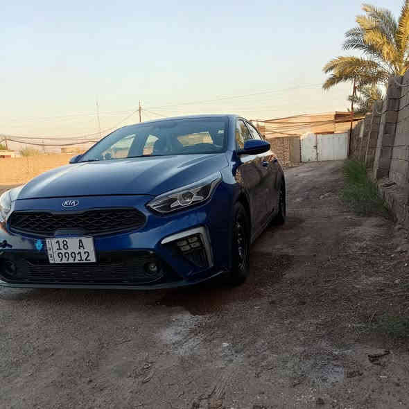 سلام عليكم شباب
كيه فورتي موديل 2019 
 بسمي تحويل ثاني يوم 
محرك 2000   كير ايتي 
 حادث بنيد وجاملغ 
رقم الهاتف*********** 
مكاني بغداد
