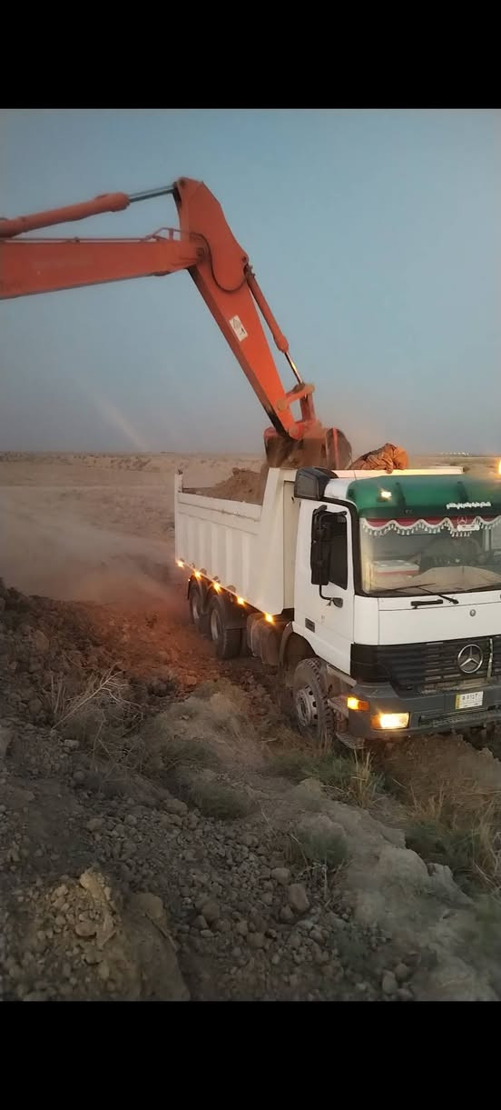 يوجد تراب دفن جميع القطع والمحلات التجاريه قلاب سكس واصل جميع مناطق واسط
 صويره💝 والمزرعه🌹 والحفريه😍 و طليحه 😘و التنميه❤️️
للأستفسار الاتصال على الرقم *********** ✅
