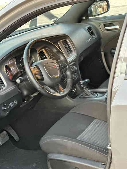 السلام عليكم 
دوج جارجر RT ( للبيع فقط ) 
موديل 2023 
وارد امريكي السياره بدون حادث دعاميه الاماميه فقط يعني كلين 
محرك  5700 / V8
ماشيه 16  
رقم اربيل انكليزي تحويل مباشر

فول مواصفات 
1- بصمة تشغيل + ابواب + صندوق 
2- فتحة ( سلايد روف ) 
3- شفتات بل ستيرن 
4- حساس خلفي 
5- تحكمات استيرن 
6- ميموري خزن كرسي السائق 
7- سماعات ( Harman Kardon ) 
8- عدسات امامية LED
9- رادار جانبي + نقطه عمياء بل مري 
10-كشنات كهرباء السائق   
ومعروفه بعد الفول مواصفات 
السعر 35.000$ ( وبيهة مجال )
المكان _ بغداد / مالكرخ 
الاتصال على الرقم ***********
