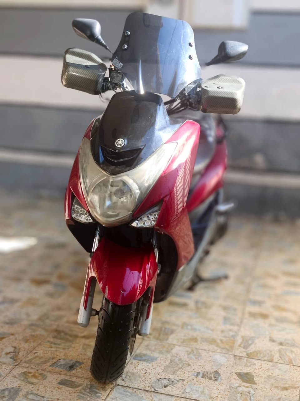 السلام عليكم دراجة ماجستة اس نظيفة كلشي شغال بيها تدفئه ودبل اشارة   وطخم تاير وفيت بم وباتري وبلك كله جديد وبعد اكو شغلات جديدة غيرتهم مكاني مدينة الصدر رقمي *********** السعر 9$ البيع من المنزل
