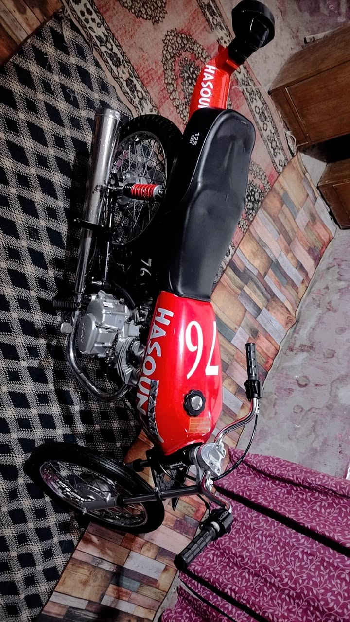 دراجه ناعمه 4 كير موديل 23 اوراق وصولي تعميره 25  سعر 675 مكان الديوانيه الحمزه الشرقي رقم  ***********
