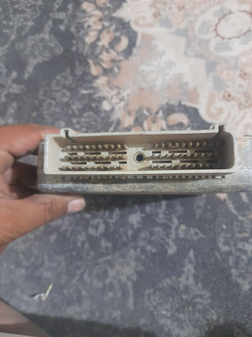 عندي هذا العقل مال فورد اسكوربيو( ٩٣ ) ٦سلندر (v) شغال للبيع اليحتاجة  يتصل هذا رقمي ***********
