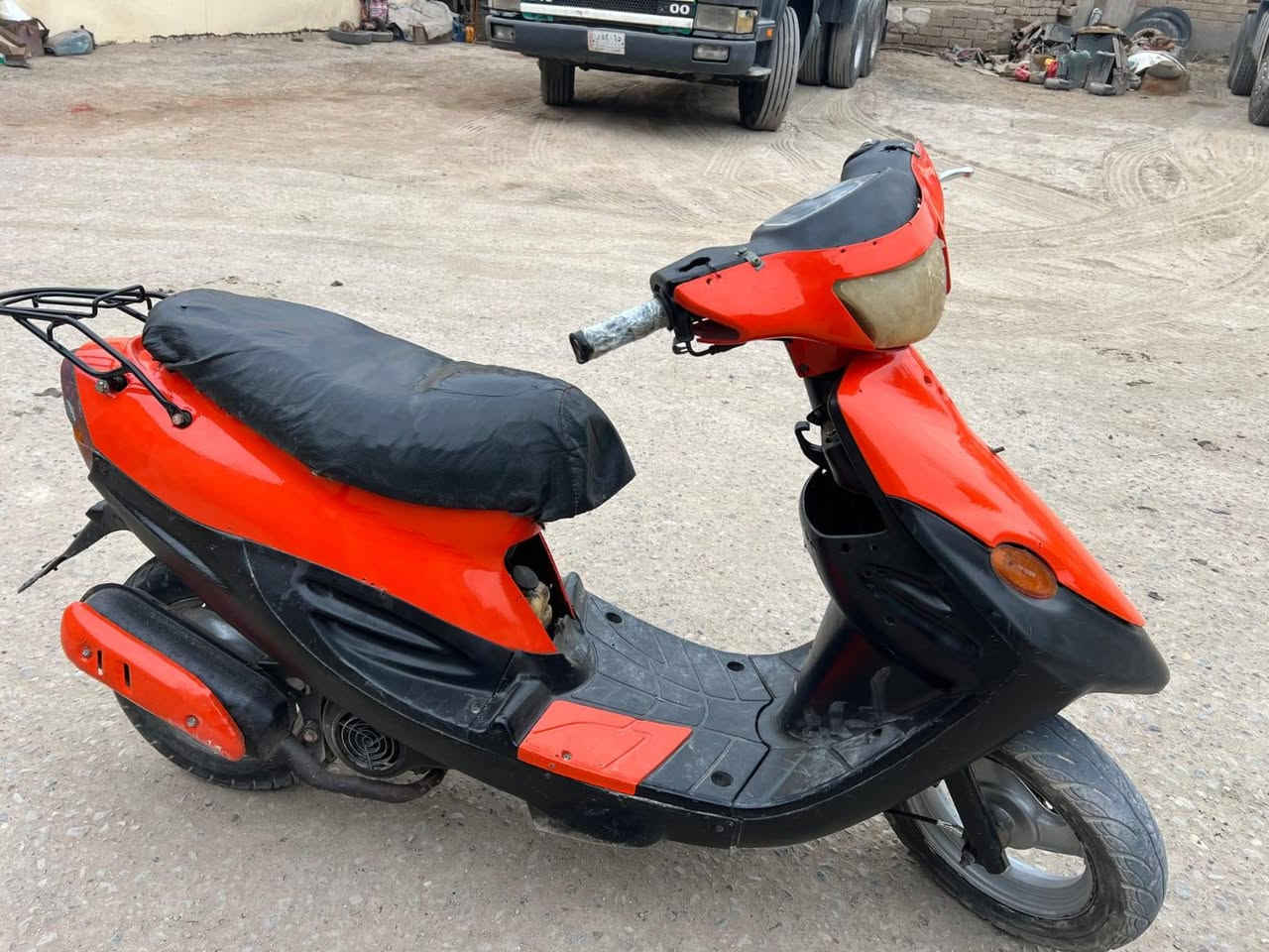 السلام عليكم دراجه تسع زروف دراجه كامله من كلشي شغاله عداد سرعه كيج بانزين بس ماعده السلف باتريهاا ضعيف مايدير الدراجه مانقصها شي شغل اومشي السعر 225وبيها مجال حك الجيه مكاني قضاء المدينه رقم الهاتف ***********
