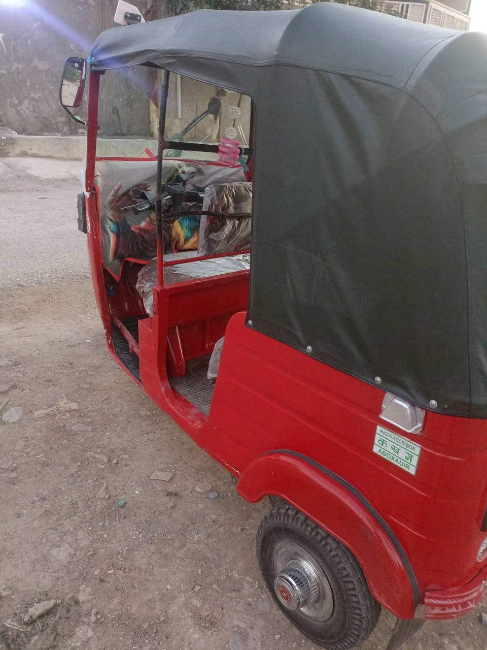 تكتك موديل 18
مكينه 20 نضافه مثل مموضح بلصور 
للاستفسار الاتصال واتساب عل الرقم ***********
(مكلف بلنشر )
