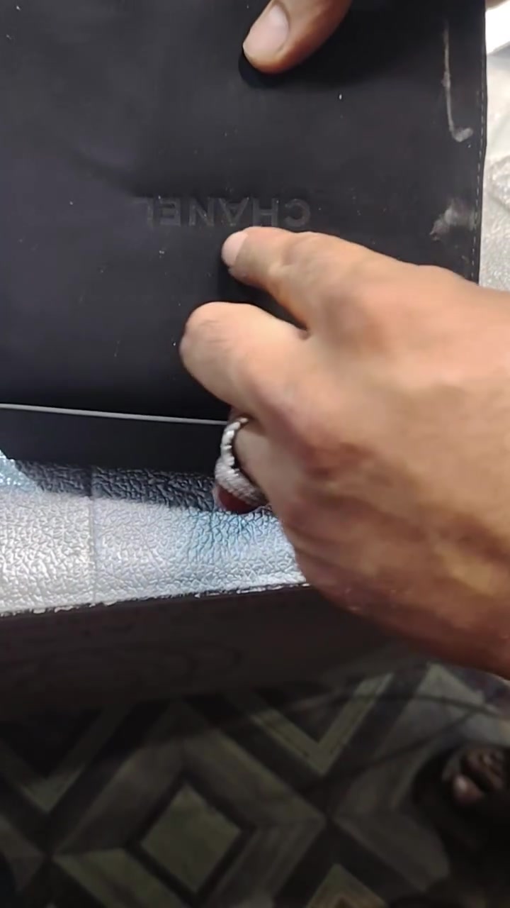 سلام عليكم الي يفيده خلي ينطيني سعره يتواصل وتساب رقم ***********
