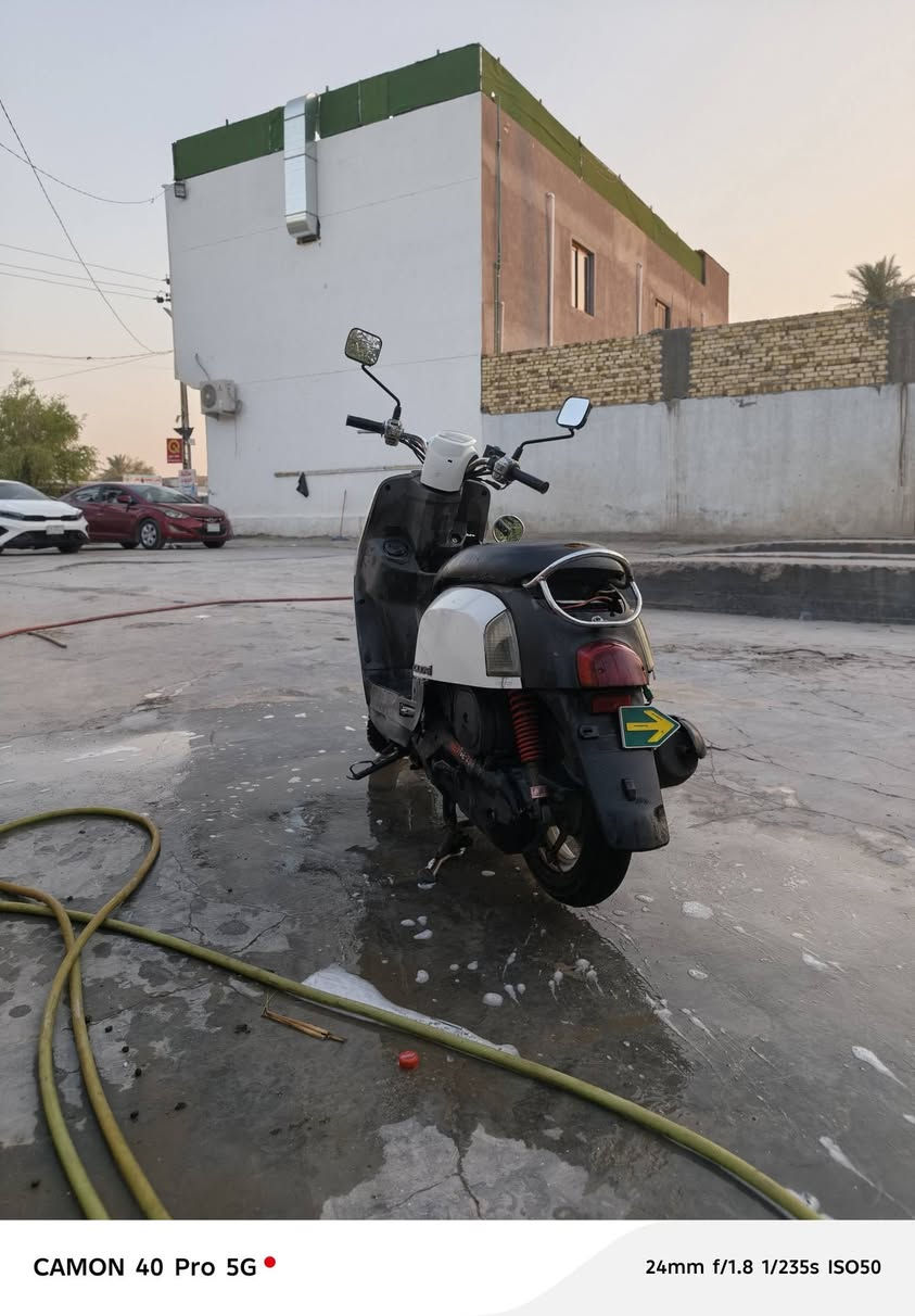 سلام عليكم درجة البيع ماكس بوليس حلوه الدرجه كل شغل سلف هندر  كهربائية  كله شغل درجة مفتوحه مر واحده  مكان سعر ال درجة ٥٥٠وبيه مجال ال درجة حله حي الجزائر وهذ رقمي ***********
