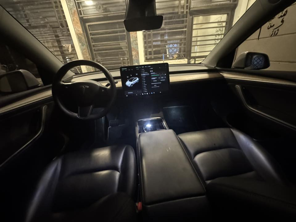 للبيع 
Model Y 
2023  DUAL MOTOR 
لونك رينج 
ماشية 70 
رقم بغداد 
حادثها جاملغ خلفي و هلال الباب 
بدون ايرباك صور الحادث مرفقة 
اون لاين 
و بيها حساب بالشركة
و الخ من المواصفات

للبيع 
23000$ و بيها مجال 
***********
