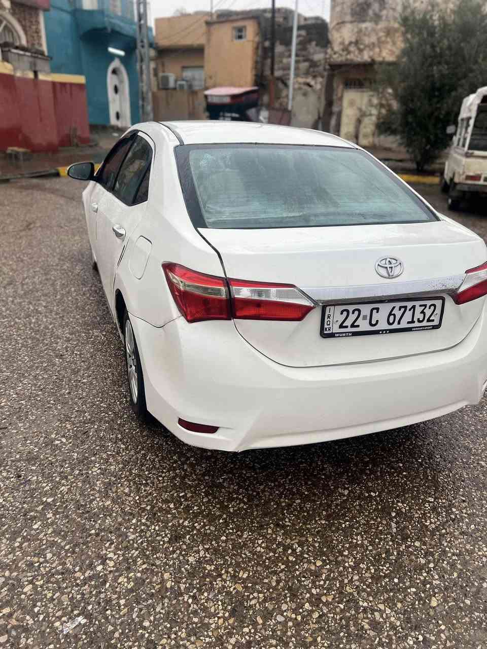 كورولا 2014
                 لون ابيض
          بيها مكانات صبغ ابيع صبغ عام 
بيها شويه داخل بالحوض + رصعة بالشاصي 
                  رقم اربيل
              سنويه جديدة 
               هزة بعد شهر بيها 
              تحويل شرط
              حجم محرك 18
             حجم ويل 16
السعر 98 ورقة ومجال 
    عنوانها بعشيقة/ موصل
رقم الهاتف : ‭ ‭0776 952 1653‬
