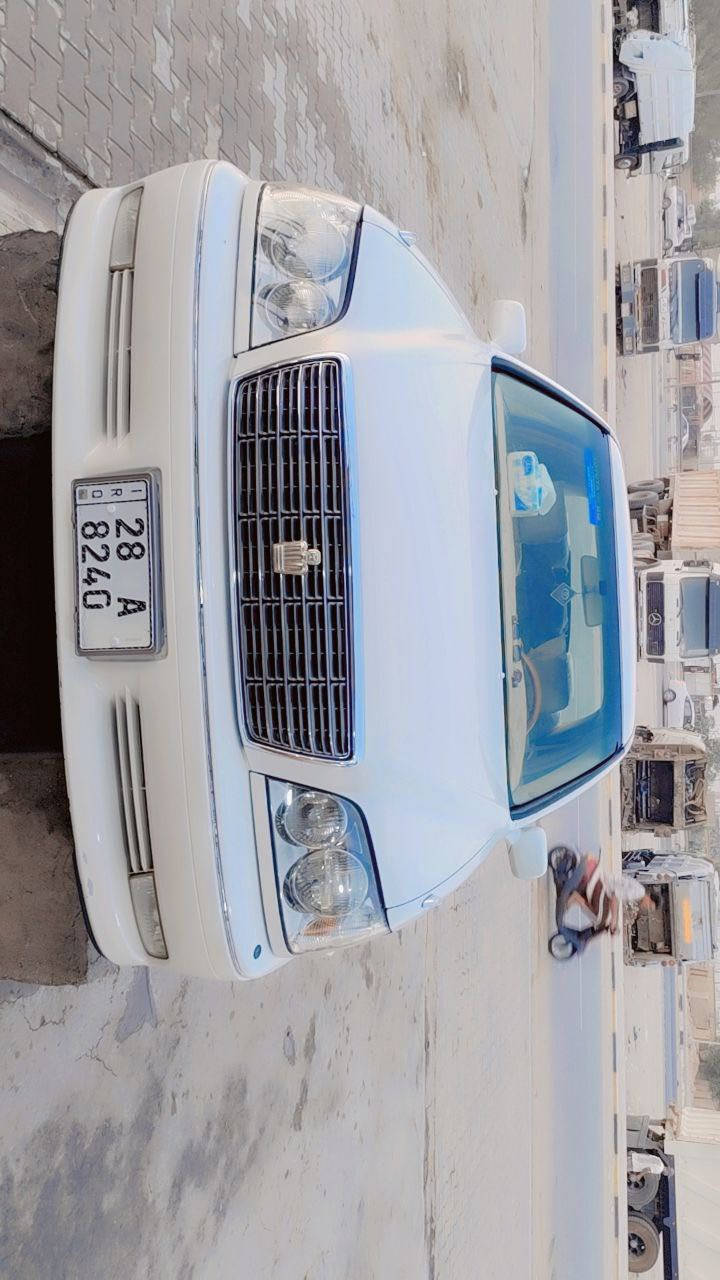 ملكة موديل ٩٩بسمي ابيضّ لؤلؤي فول عدا الفتحه سنويه تنهي ٢٠٣٠
كشنات كهرباهي 
تبريد امامي وخلفي وثلاجه تبريده ثلج 
تخم تاير 
مكينه فيشه وبطل شاده بيدي هيه والكير كلش انظاف سياره مال جناي حلوه 
مري شفط .سعر 130وبيها مجال 
اكثر ستفسار اتصل ***********
