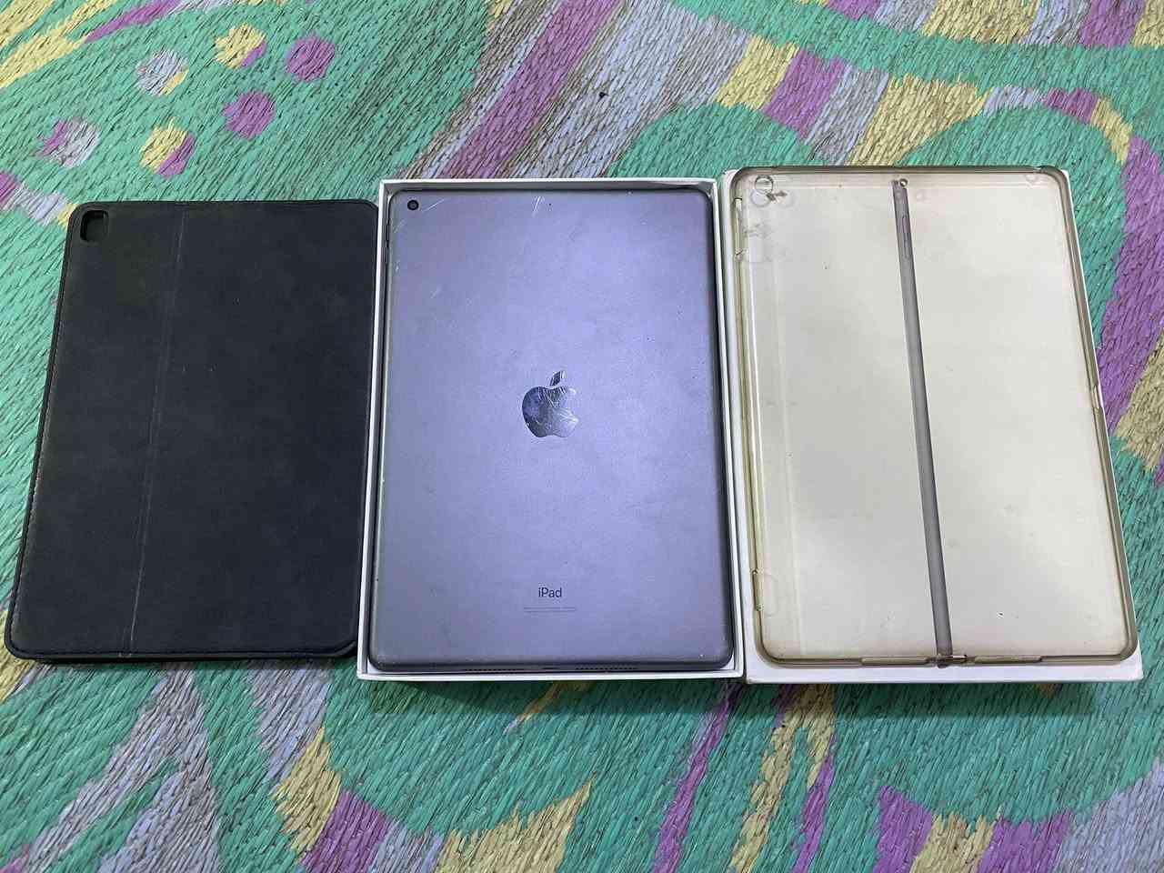 السلام عليكم ايباد 9 للبيع ذاكره 64 ايباد ابلاد مكفول نظافته كلش حلوه بطاريته نسبتها 82 ملحقاته كارتونه وكفرات السعر 225 ويرهم مراوس الاستفسار خاص أو وتساب ***********
