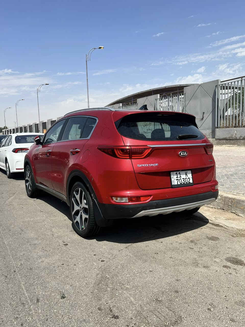 سلام عليكم
سبورتج موديل 2017 خليجي جيتي لاين فول مواصفات 

السياره كفاله عامه مكينه 2000 دوش داخل لونين 

ويل حجم الكبير لون مميز رقم بغداد بسمي 

السياره جاهزه من كلشي صدر امامي خلفي جديد 

السياره احلى من الصور 

الهاتف ‭0772 133 4290‬

العنوان بغداد 

مكلف بل نشر اتصل وتدلل
