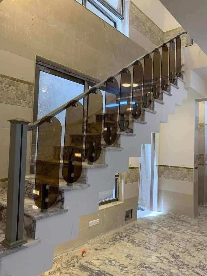 محجر المنيوم تركي بضمان 💯💯
نوع المقطع اولسان > والليبل ع المقطع موجود✅
وبأنواعه الدائري والمربع والزجاج ول ملكي ✅

كرسته وعمل ونقل وشد يعني ماكو اي اضافه ✅
تركي 💯💯 شركه اولسان

تتاكد من نوع المقطع واذا شفته مو تركي ومو نفس المواصفات المذكوره يرجع الكادر ولاتدفع اي دينار 
ملاحظة اذا عندك درج تريد تسويله محجر وتريد تعرف شكد يكلف بس صور الدرج مقطع فديو وارسلللنا على الصفحه او على الواتس ونحسبلك التكلفه بالزايد شكد يكلف ونرسلك الصور والموديلات 
خليك بل بيت 🏠 احنا نجيك ✅

مستعدون لتنفيذ كافه اعمال المحجرات للشركات والدوائر الحكوميه والاهليه وباسعار تنافسيه وكوادر ذو خبره عاليه 

لايك للصفحة👍 ليصلكم كل ماهو جديد 🆕
للتواصل ارسال رساله✉️ او الاتصال بنا  📞
***********
