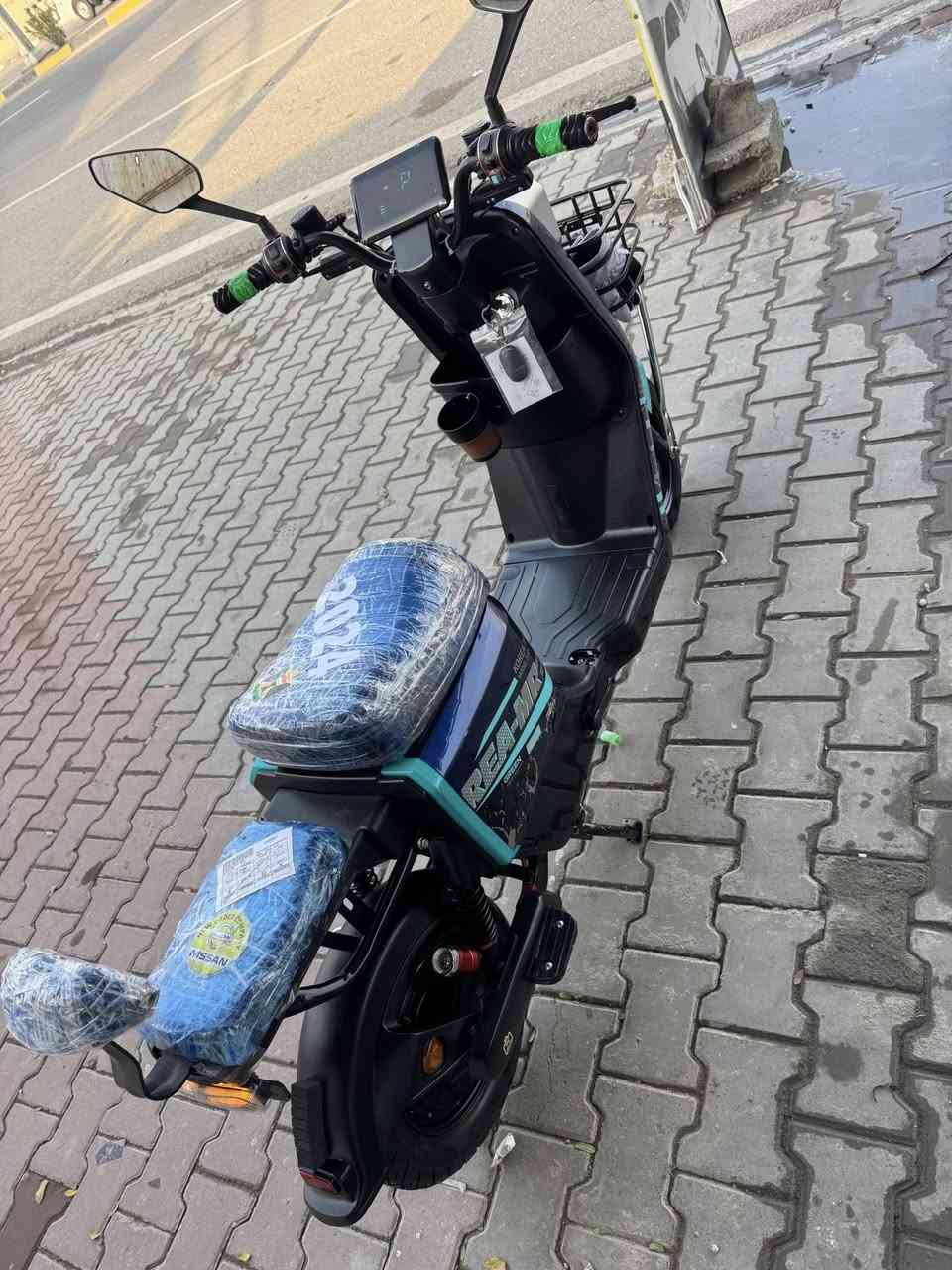 پاسکل شخن R7
هیج کیشەی نیە  هەموو شتی بە شەرت   

تایەی تازەیە 

زینون و لید   

نیزام R و P 

ناونیشان فیلق  

١٢٠٠ روهیوە  
سعری ٤٣٠ مجال
***********

***********
