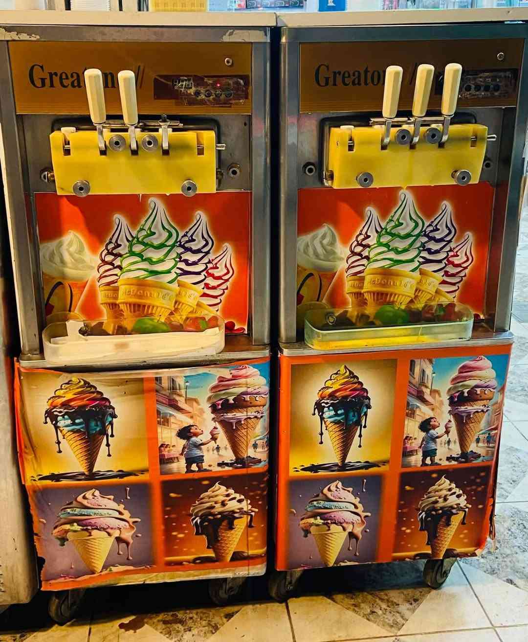 جهاز ايس كريم صيني للبيع / بو فروشتن
عدد ٢ ثري فيز  
شرط شغال 
قصبة بدون بم 
سعر .نرخ/ واحد 5 ورقة و اثنين 9 ورقة و مجال 
استفسار. *********** . واتساب فقط 
مكان قضاء بردرش .محافظة دهوك
