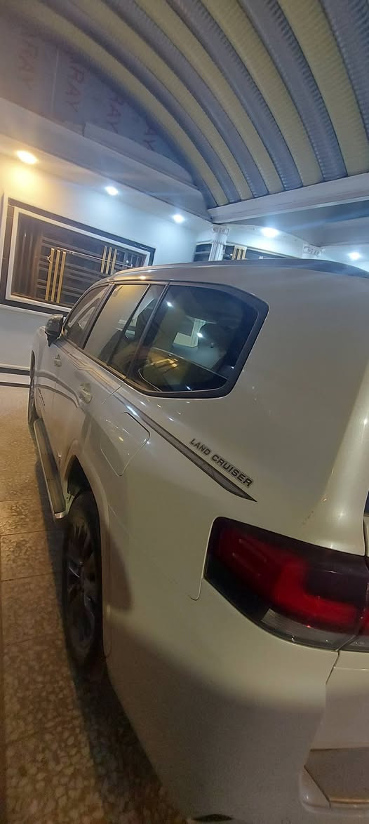 لاندكروز ٢٠٢٣ ساز بغداد
ماشية ٣٩ الف 
بيها ملاحظه جدا بسيطة 
بأسمي
تاهو ٢٠٢١ ls  وكالة المنصور كفاله عامه باسمي ماشية ١٠٥ الف 
للأستفسار / ***********
