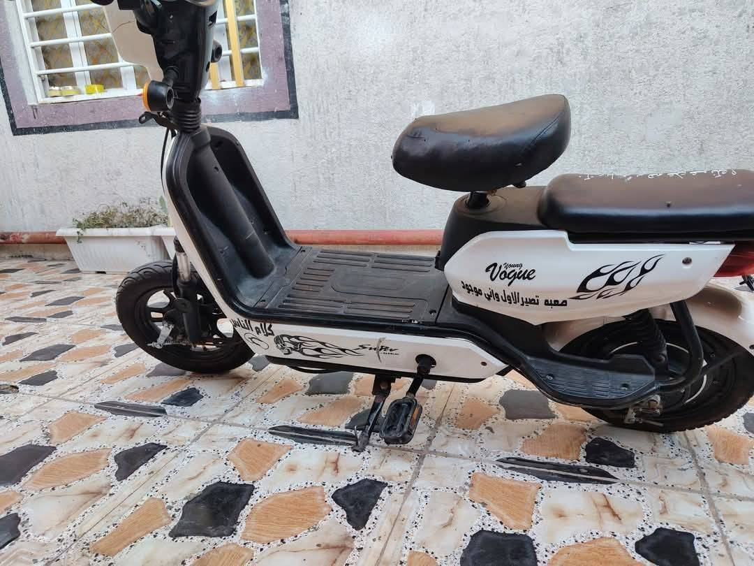 السلام عليكم دراجه شحن للبيع كلشي مابيه جديده ومضاده للماي يعني ترشه بل ماي ميصير بيه شي البطاريات 4 جديده فول والماطور جديد سويج وبصمه لايت عالي ناصي اشاره يمين يسار السرعه 77 حقيقي المكان كوت  للاستفسار
خاص او اتصال على هاذ الرقم ***********
