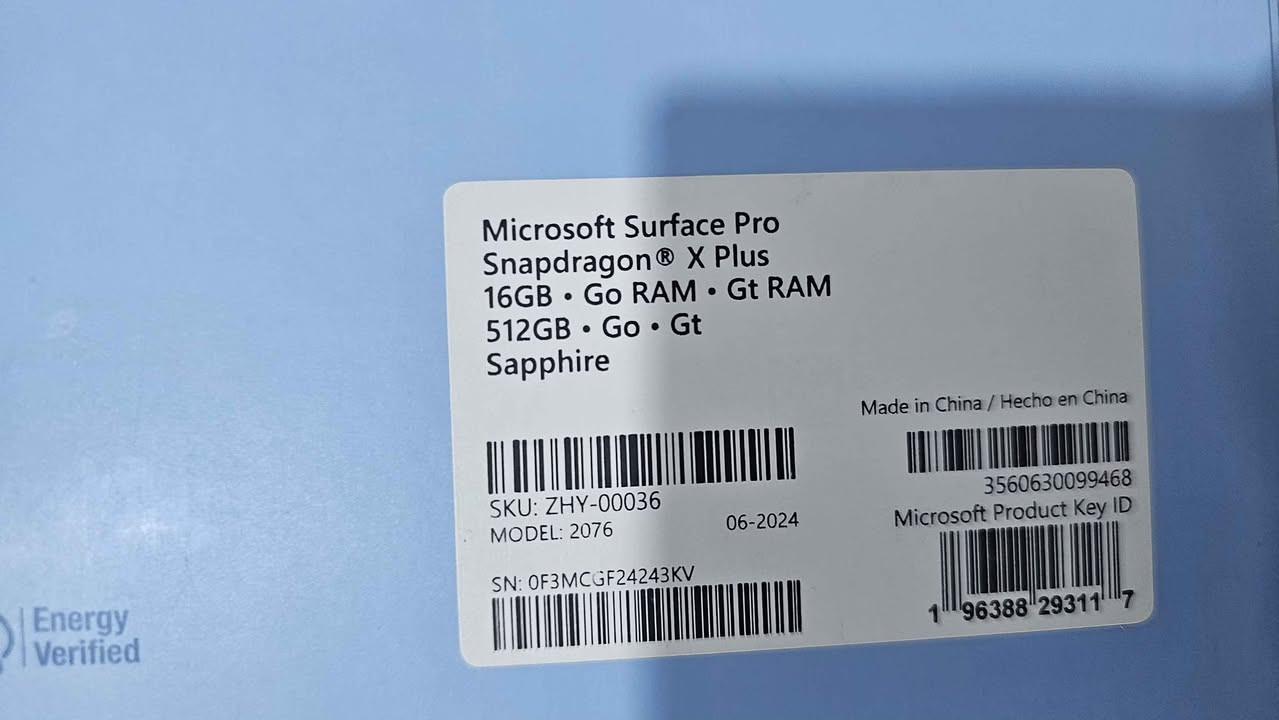 Microsoft Surface Pro (11th Edition)
Model 2076
13-inch 2-in-1 Copilot+ PC

مستخدم مع البوكس و كيبورد اصلي

 🚀 المعالج: Qualcomm Snapdragon X Plus (ثماني النواة، 3.3 جيجاهرتز) الجديد .
الشاشة: 13 بوصة PixelSense Flow تعمل باللمس.
دقة الشاشة: 1920 × 2880 بكسل 120Hz.
الذاكرة :16GB RAM
التخزين: 512GB SSD 
🔋 بطاريه تدوم لساعات 
🔋 دورات الشحن 77

نظام التشغيل: Windows 11.

السعر 1,300,000 بغداد, العراق


**إذا كنت صاحب هذا الإعلان وتريد حذفه لأي سبب، رجاءا أرسل رسالة إلى الدعم الفني**