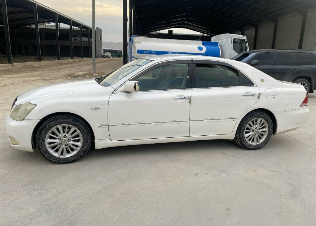 به‌ناوی خوای گه‌وره‌ ئه‌م شاهینه‌ بۆ فرۆشتن
شاهینه‌ مۆدێل ٢٠٠٥
182 گەورە بە گەورە 
مه‌رخوبی بازار كه‌م مه‌سرف
بێ دوکەڵ
شاهینه‌(موس)رۆیاڵ مواسه‌فات سێ  دوگمه‌
ساج سور 
هه‌ر جوار جامی كاره‌بای
دوو كوشن كاره‌بای
ته‌برید ساردو گه‌رمی به‌ستراو
جواری به‌قوه‌ت
لایت  نزمیو فولی  تازه‌یه‌ زینۆنی به‌ قوه‌ت  
ناوجه‌ی كوێره‌
ئاوێنه‌كانی ده‌خه‌وێ
هندر برێکی بەستراوە
سوکان لێگزز
جوار تایه‌ی نوێ.
ماشه‌ڵای لێ بێ له‌ ره‌سمه‌ جۆنه‌ له‌ روبه‌روه‌ جوانتره‌
ماڵی دوسته‌ كه‌م مه‌سرفه‌  
شوێن (اخجەلەر+تەکیە )ره‌قم***********
