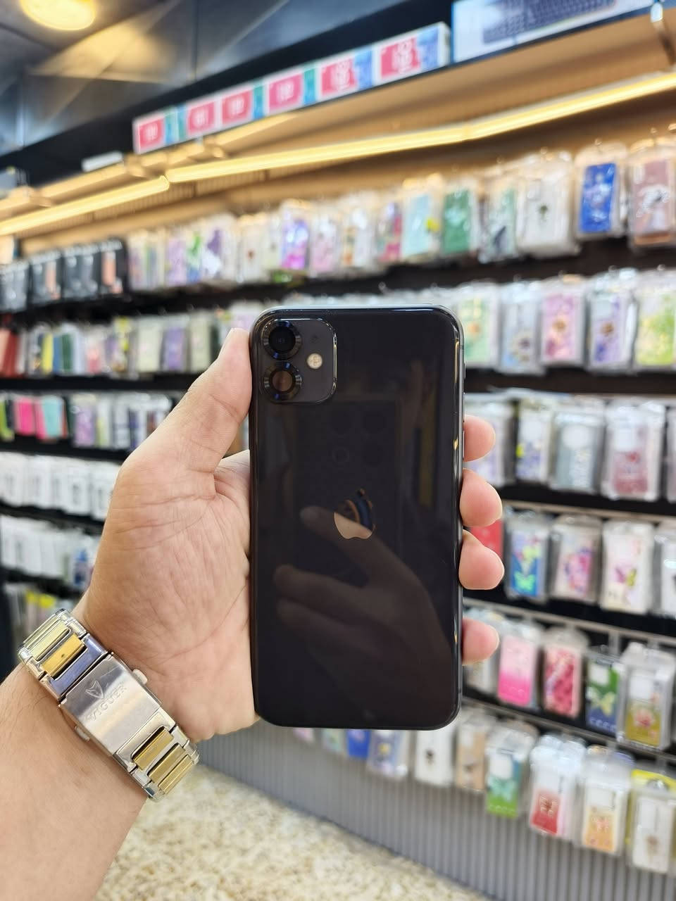 ايفون 11عادي🖤
🔥السعررنار 180🔥
الذاكره 64🔥
 شاشه مستبدله اصليه✅
بطاريه 73 اصليه✅
دبل سيم2✅
النضافه  💯
بصمه شغاله✅
ضمان جهاز  +وصل محل👍
توصيل جميع المحافظات 🚕
عنوان محل موصل سوق النبي مقابل خزان ماء📍
       سنترـــM
للاستفسار رقمي بي واتساب راسلني🤳 
***********
